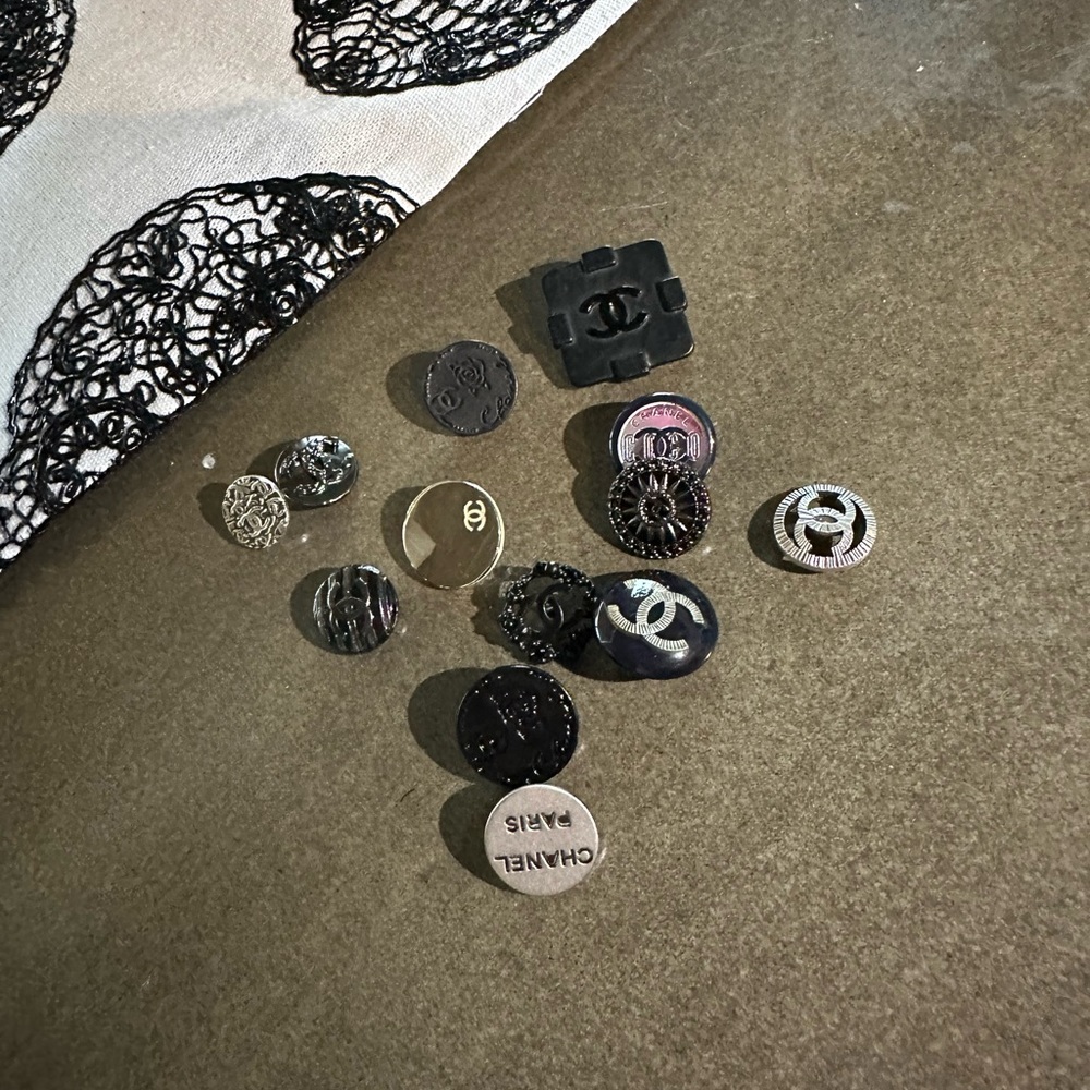 Chanel buttons 100% authentic